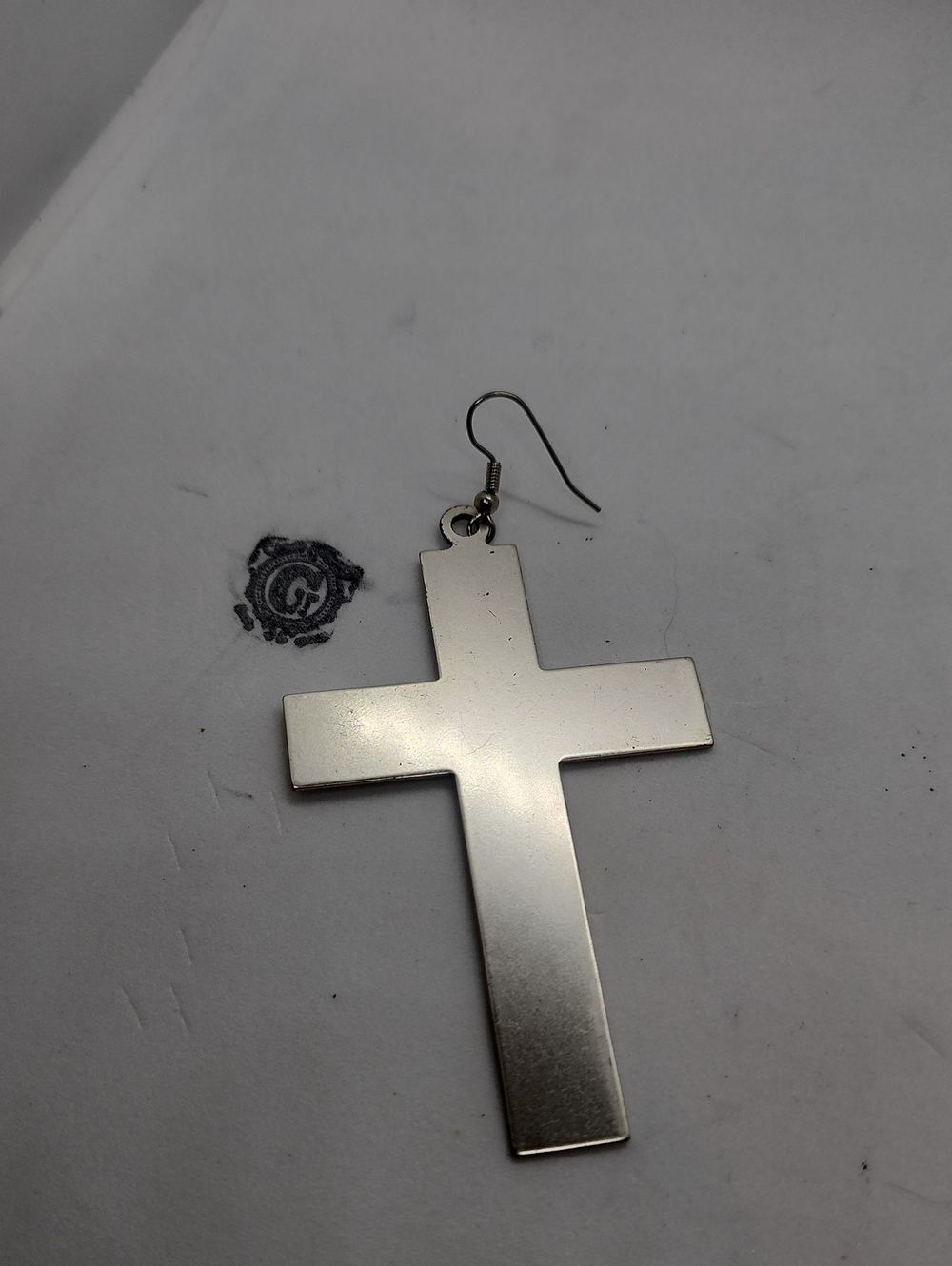 GASOLINE GLAMOUR FLAT CROSS EARRING
